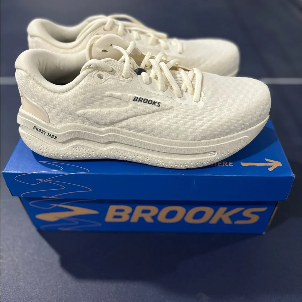 Womens Brooks Ghost Max 2 - Picture 1 of 5